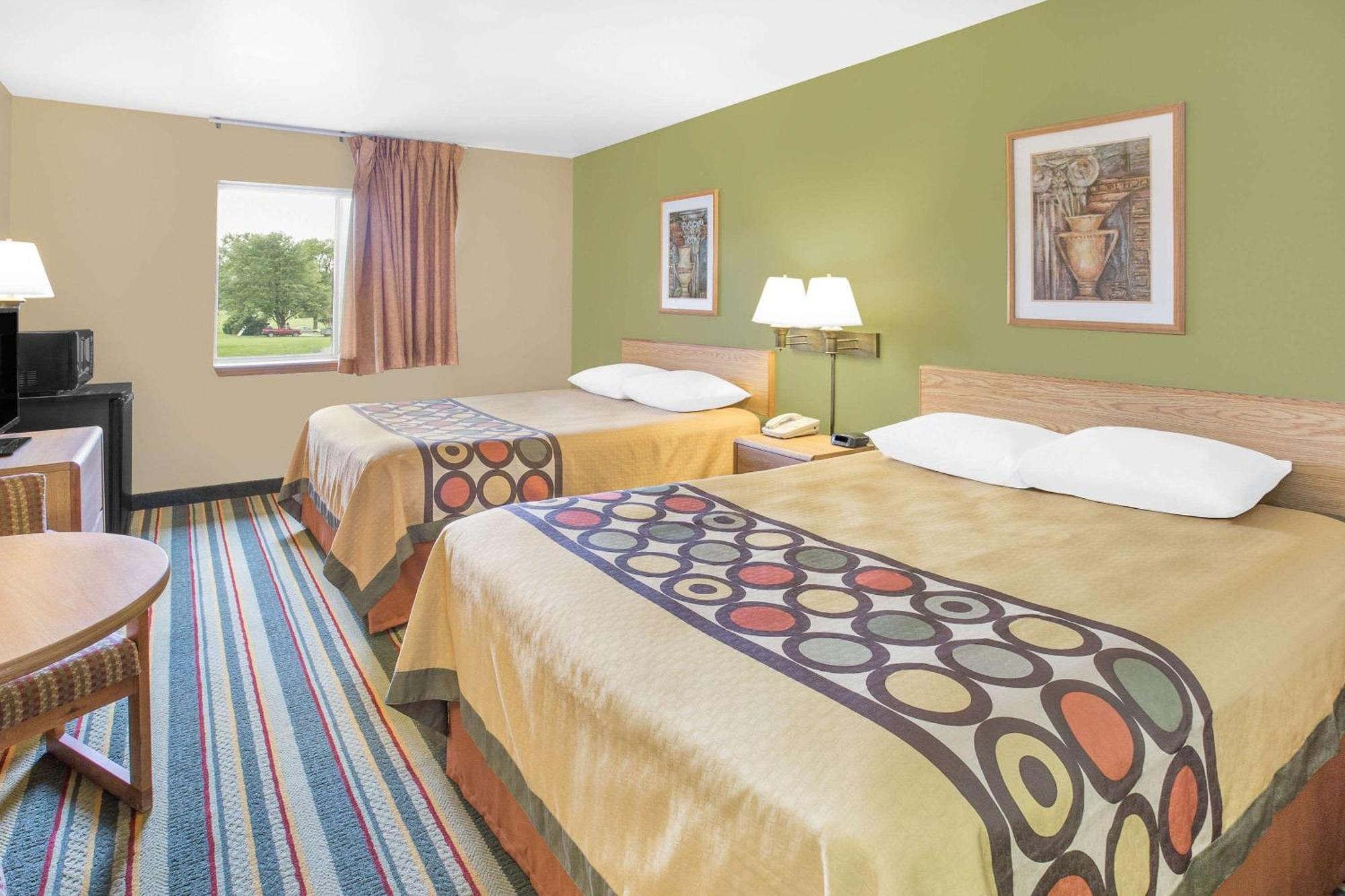 Super 8 By Wyndham East Moline Hotell Exteriör bild