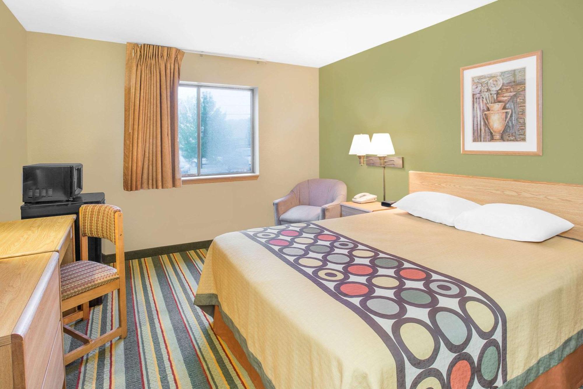 Super 8 By Wyndham East Moline Hotell Exteriör bild
