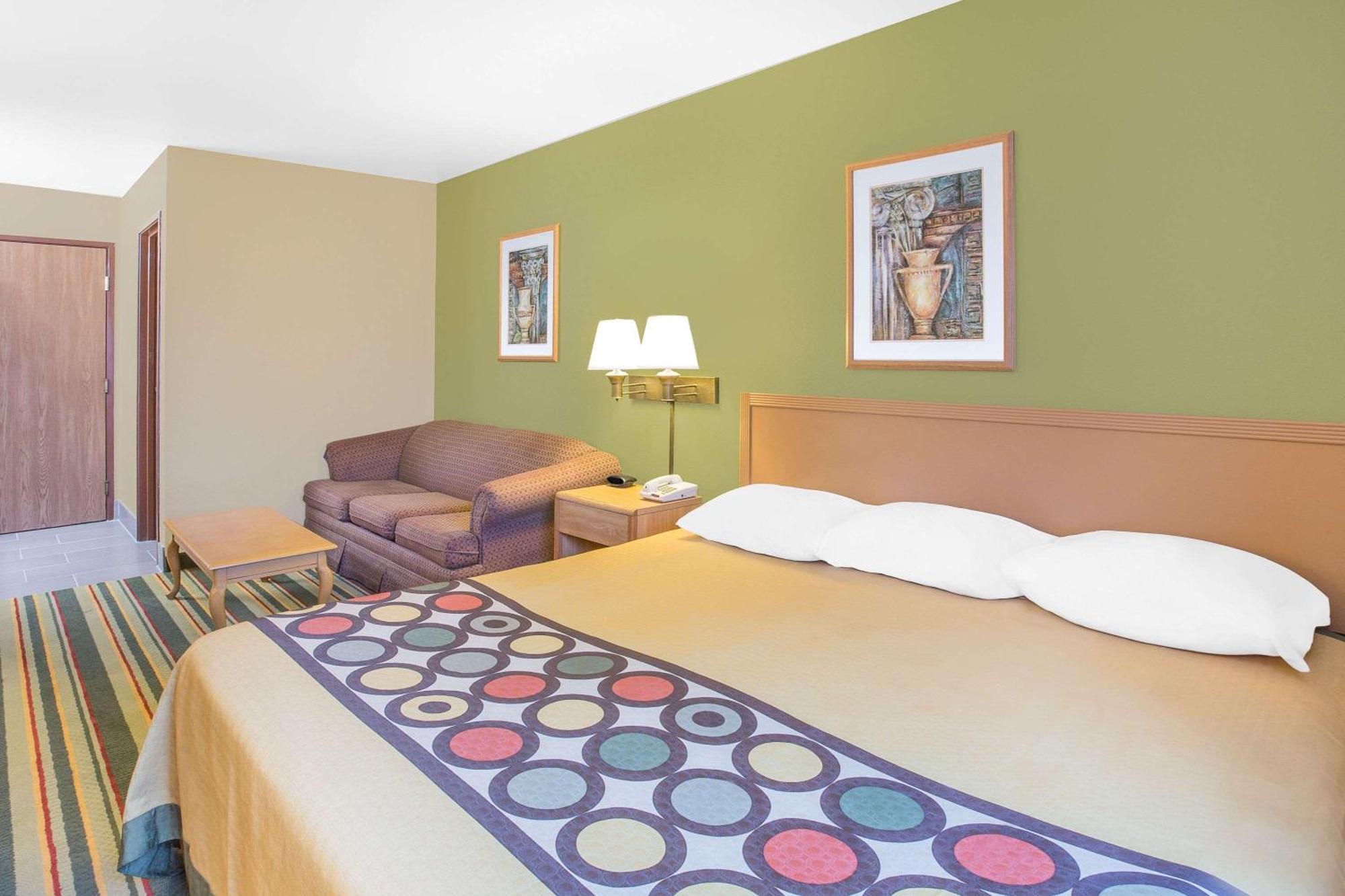 Super 8 By Wyndham East Moline Hotell Exteriör bild