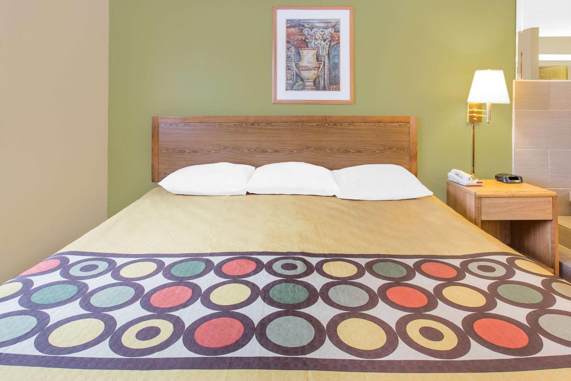Super 8 By Wyndham East Moline Hotell Exteriör bild
